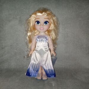 Disney Frozen 2 Magic in Motion Singing Elsa Doll 14 Inch